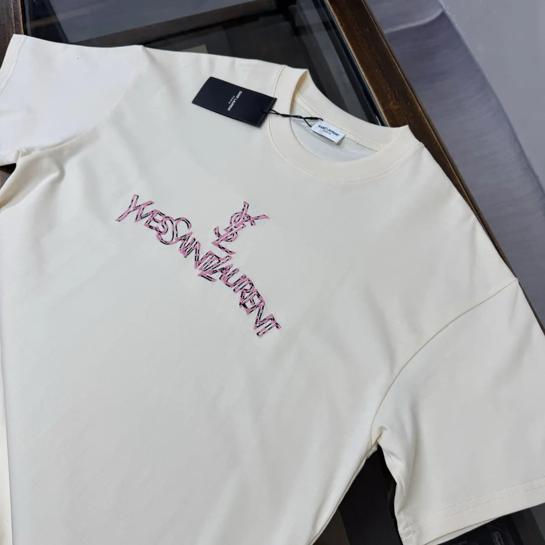 85💰 C⭐️YSL 26 New Arrival T ～ Same Style～ Premium ！ logo ，Premium ， ， ， 🔥 ， ， ， ， ， ， ！！ ：Black Size：XS S M L（OS ）